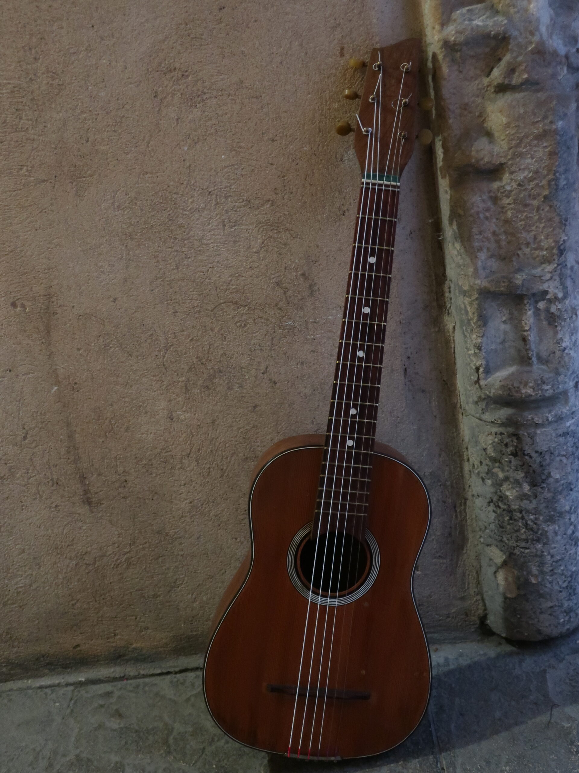 GUITARE VOYAGE DIMAURO CHEVALET FLOTTANT