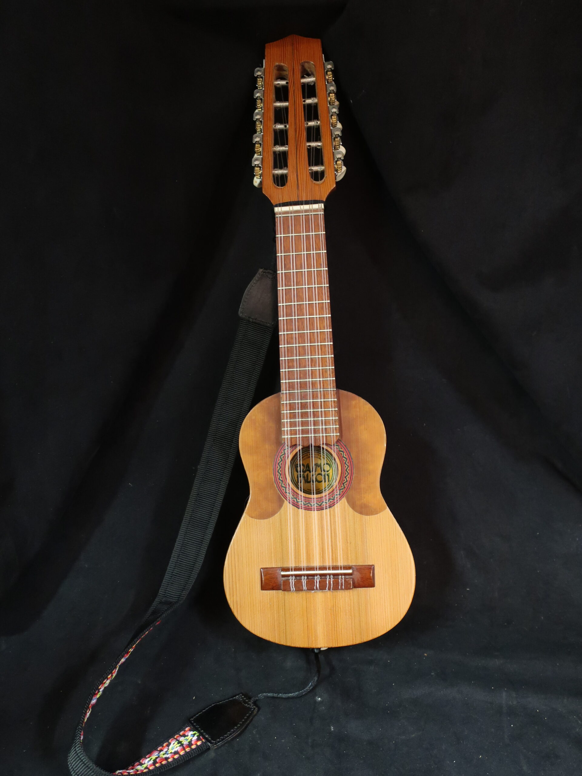 Charango fond plat Perou